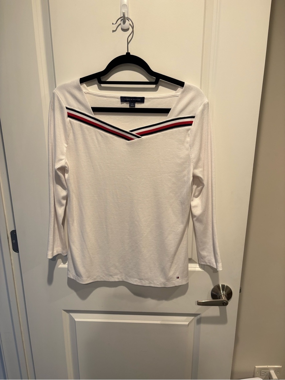 Tommy Hilfiger 3/4 Sleeve Ribbed V-Neck Tee - Picture 3 of 8